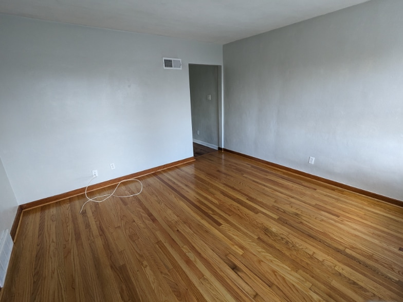 Building Photo - 3396 Tedmar Ave