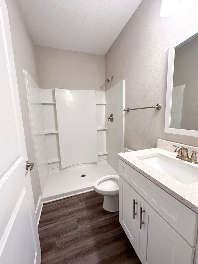 Building Photo - Centrally located townhome in The Verandas