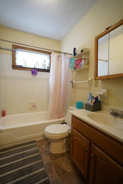 Building Photo - 25 Colborne Rd