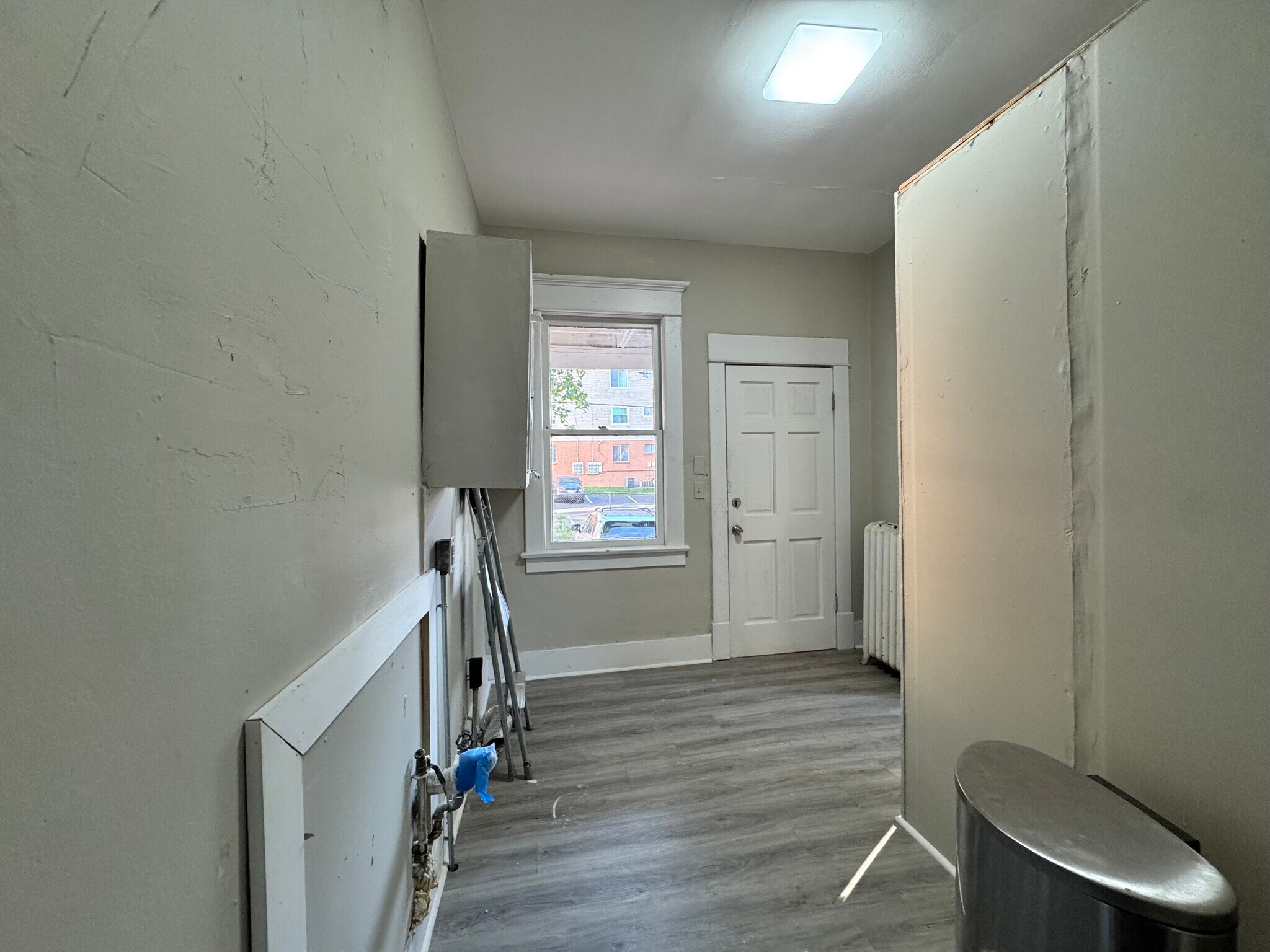 Laundry/Mudroom/Back Door - 606 Woods Ave SW