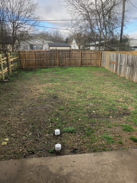 Building Photo - 1012 N Brents Ave