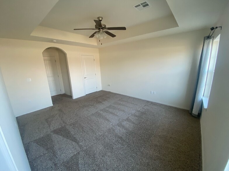 Building Photo - 3609 Scarlet Ln
