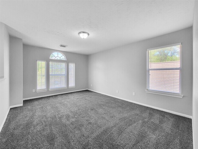 Building Photo - 13618 Cedar Point Dr