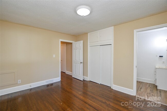 Building Photo - 15011 Woodstar Rd