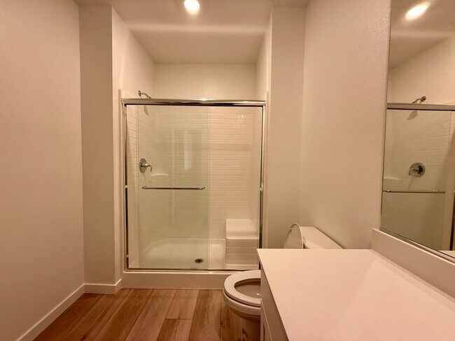 Building Photo - 4 BED 3.5 BATH 2 CAR GARAGE HOME w/ LOFT, ...