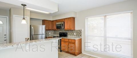 Building Photo - 1201 Oakbluff Dr