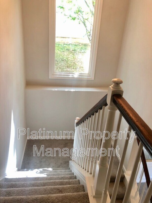 Building Photo - 740 Trellis Pond Ct