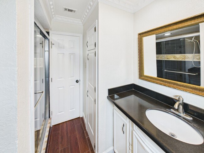 Building Photo - 13010 Foxburo Dr