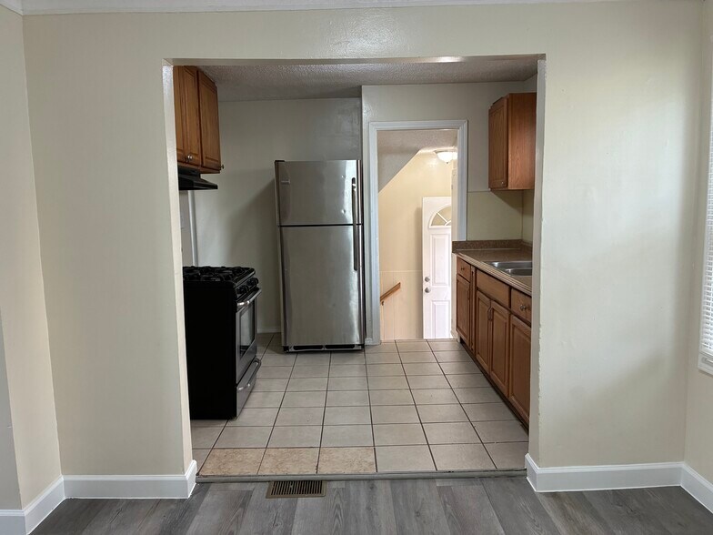 Building Photo - 13679 Bringard Dr