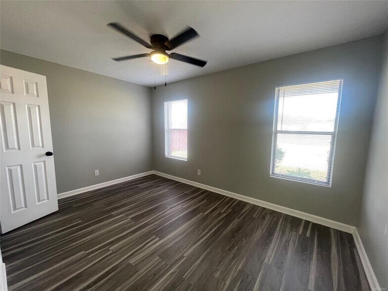 Building Photo - 7048 Epperson Dr