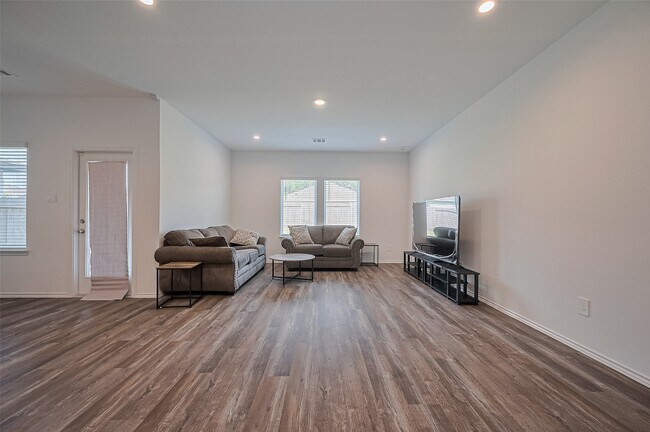 Building Photo - 40434 Basalt Elm Rd