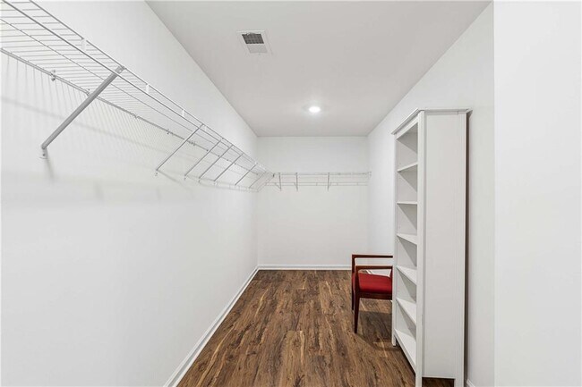 Building Photo - 430 Burgundy Terrace SE