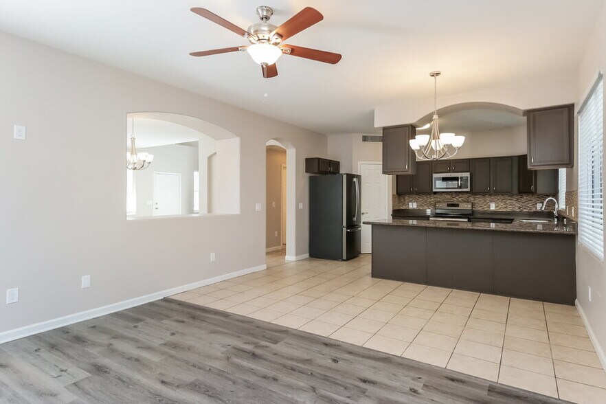 Building Photo - 7233 S 40th Ave