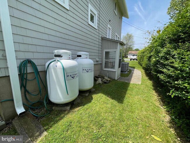 Building Photo - 2513 Barrison Point Rd