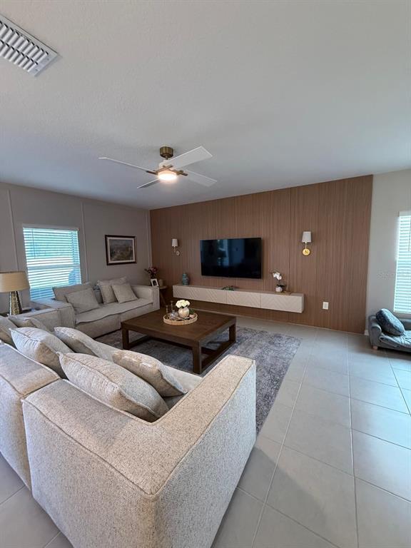 Building Photo - 5617 Gingham Dr