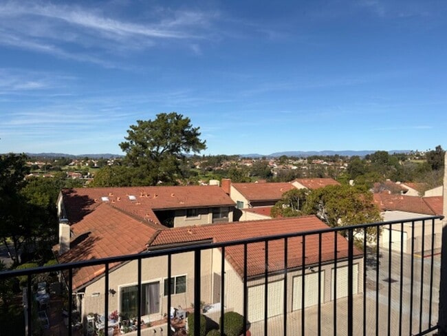 Building Photo - Remodeled Oaks North View Condo