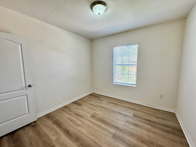 Building Photo - Gated community Charming 3-Bedroom Rental Home with amazing clubhouse in Tampa, FL!   NEW LUXURY ...