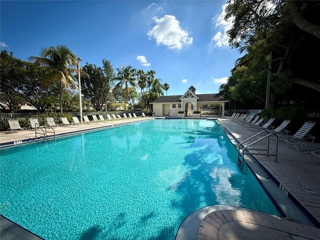 Building Photo - 7886 Dixie Beach Cir