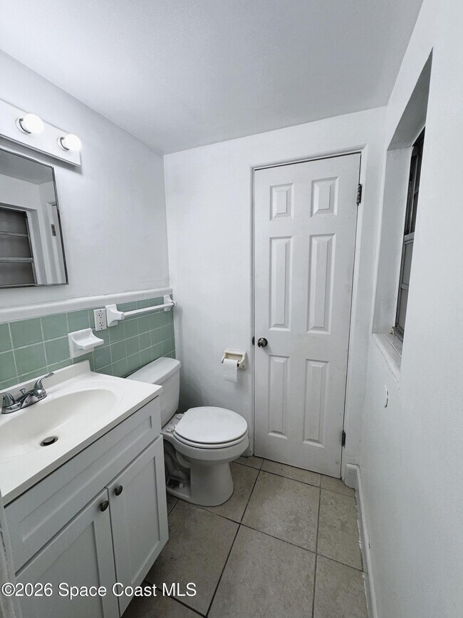 Building Photo - 305 Edinburgh Dr