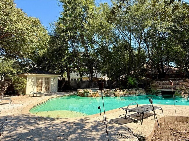 Building Photo - 1424 Redden Cove