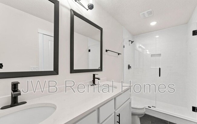 Building Photo - 1631 Boulevard