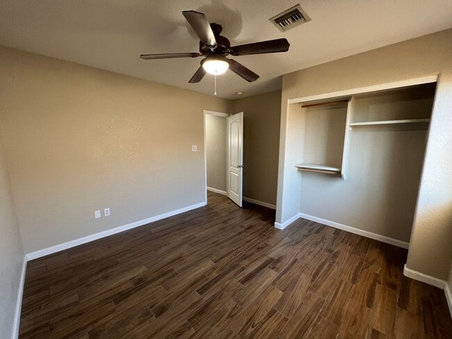 Building Photo - CULDESAC HOME IN ESTRELLA!