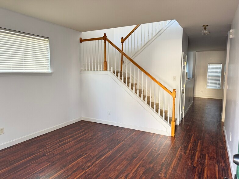 Building Photo - 10560 Bunclody Dr