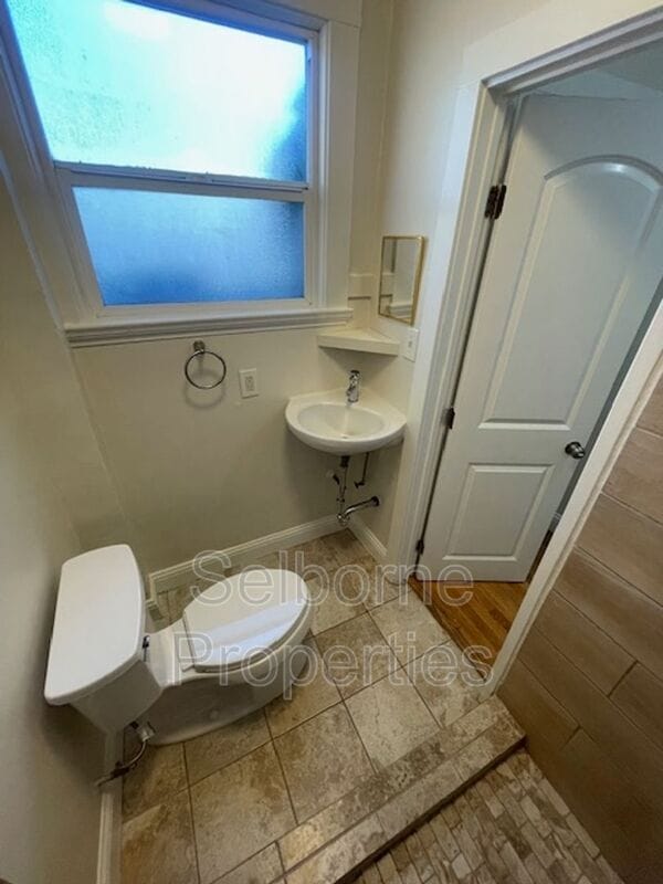 Building Photo - 544 Merrimac St