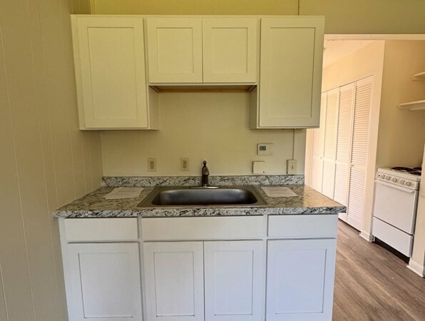 Building Photo - 10 Belchertown Rd