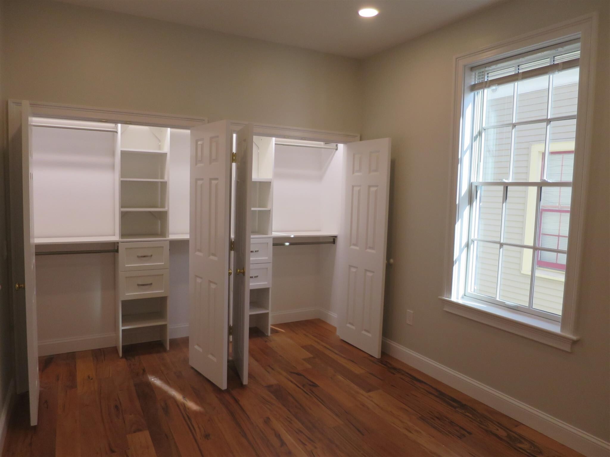 Building Photo - 123 Inman St