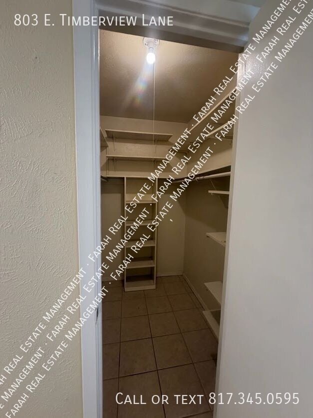 Building Photo - 803 E Timberview Ln