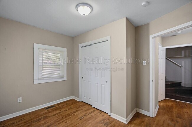 Building Photo - 449 S Dade Ave