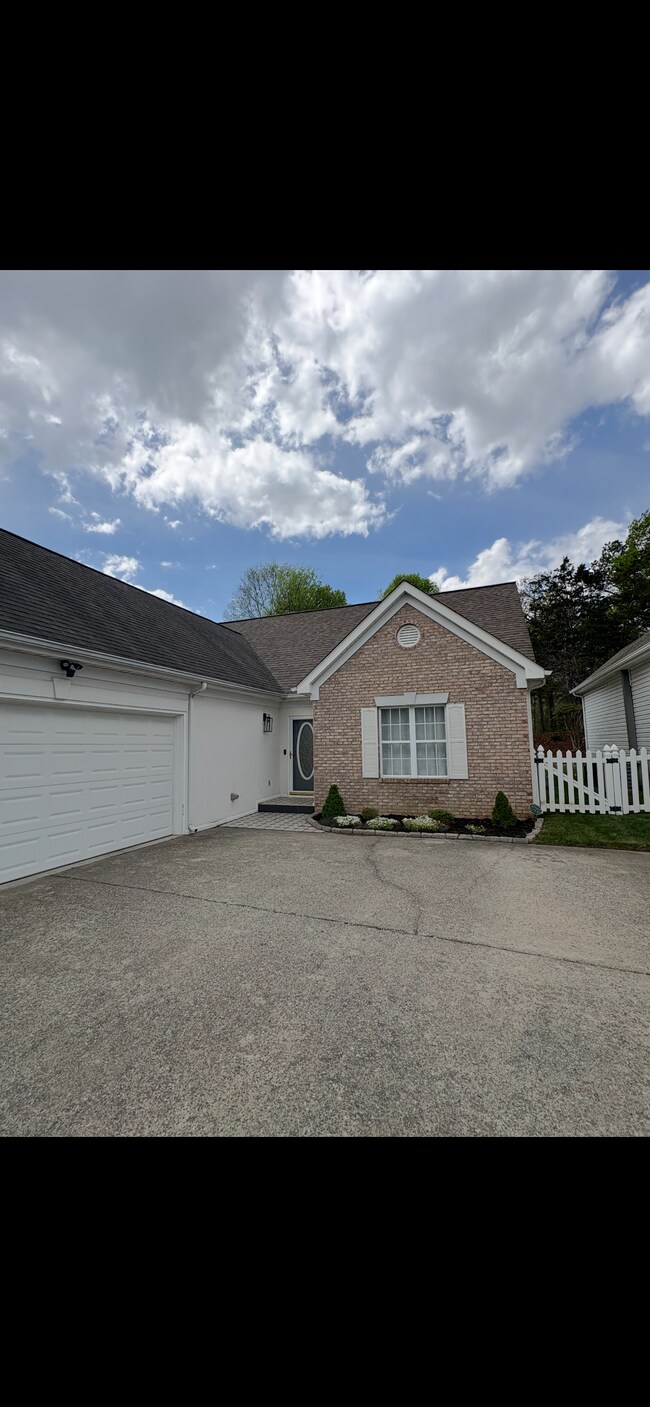 Building Photo - 2619 Kingsley Ct