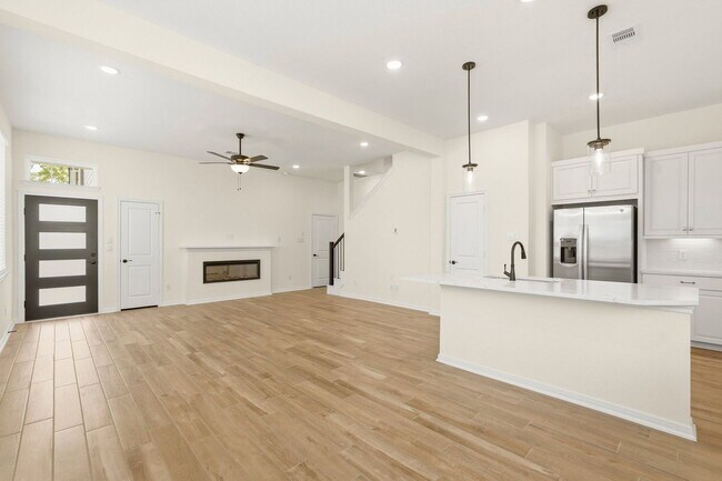 Building Photo - 106 W Coralburst Lp