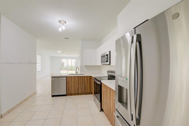 Building Photo - 2143 Hacienda Terrace