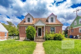 Building Photo - 6017 Winthrope Ave