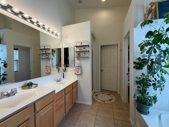 Building Photo - Single-Story Home with Solar, 3-Car Garage & Covered Patio