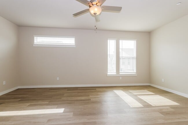 Building Photo - 18342 W Centro Cir