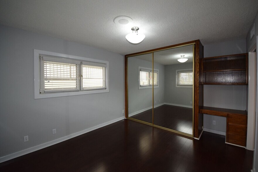 Building Photo - 11204 Peach Grove St