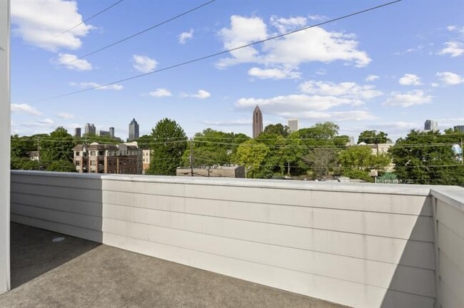 Building Photo - 663 Boulevard NE