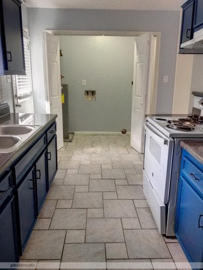 Building Photo - 8121 Neville Ave