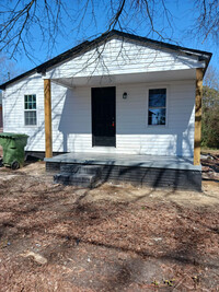 Building Photo - Renovated Two Bedroom House for Rent in La...