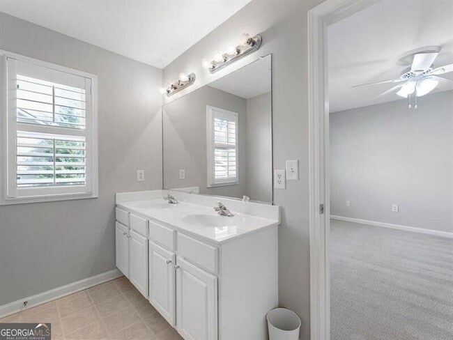 Building Photo - 820 Freedom Ln