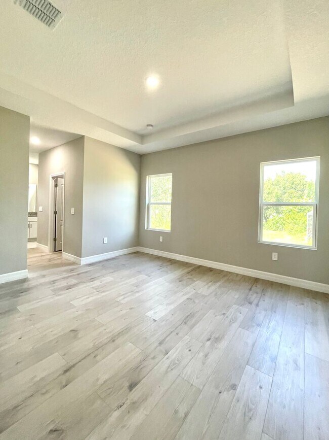 Building Photo - Welcome to your dream rental in beautiful ...