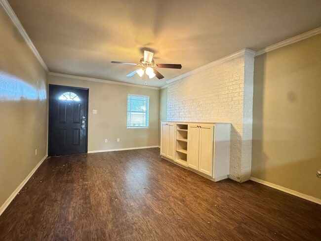 Building Photo - 8414 Cambridge Rd