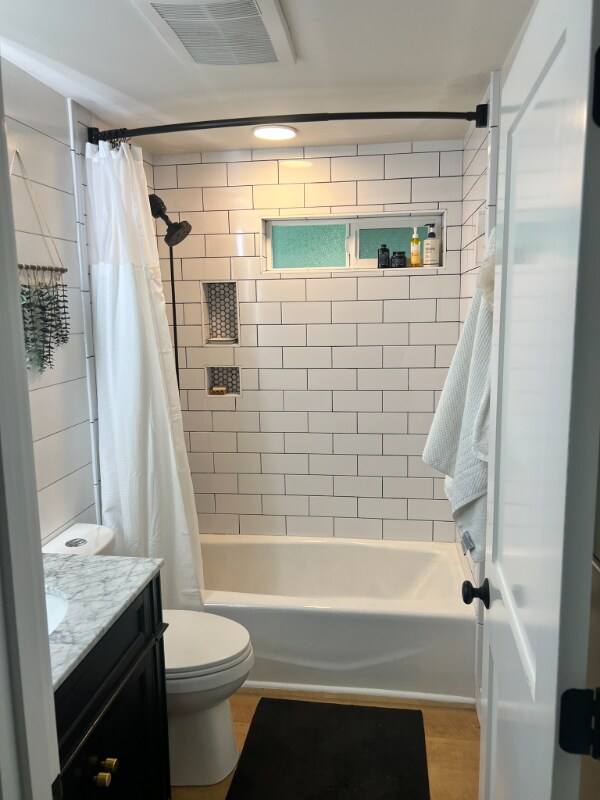 Building Photo - 6002 37th Ave SW