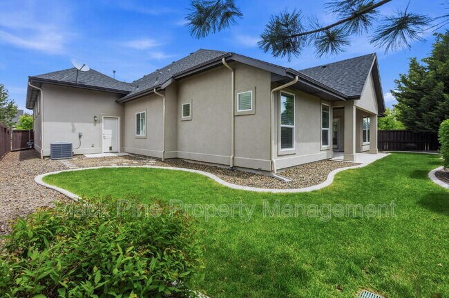 Building Photo - 3761 W Renhold Dr