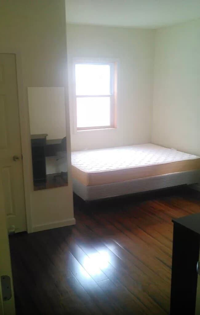 Building Photo - 167 Court St