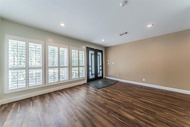 Building Photo - 1115 Douglas Dr