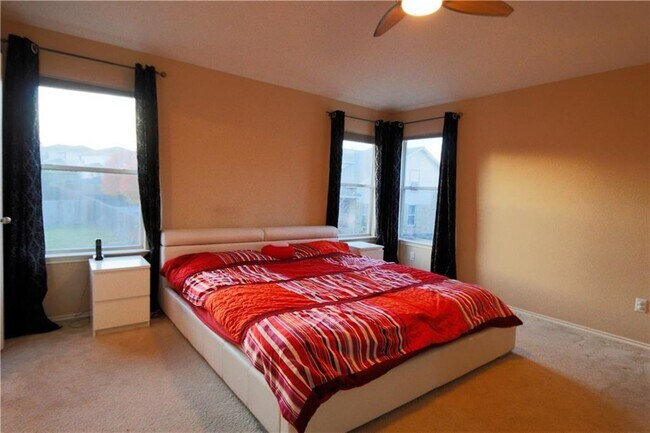 Building Photo - 11008 Crazy Well Dr